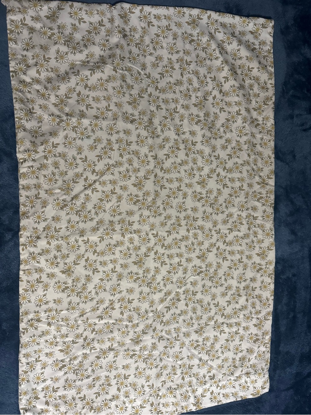 Kohl's Queen Sheet Set White with Yellow Daisies